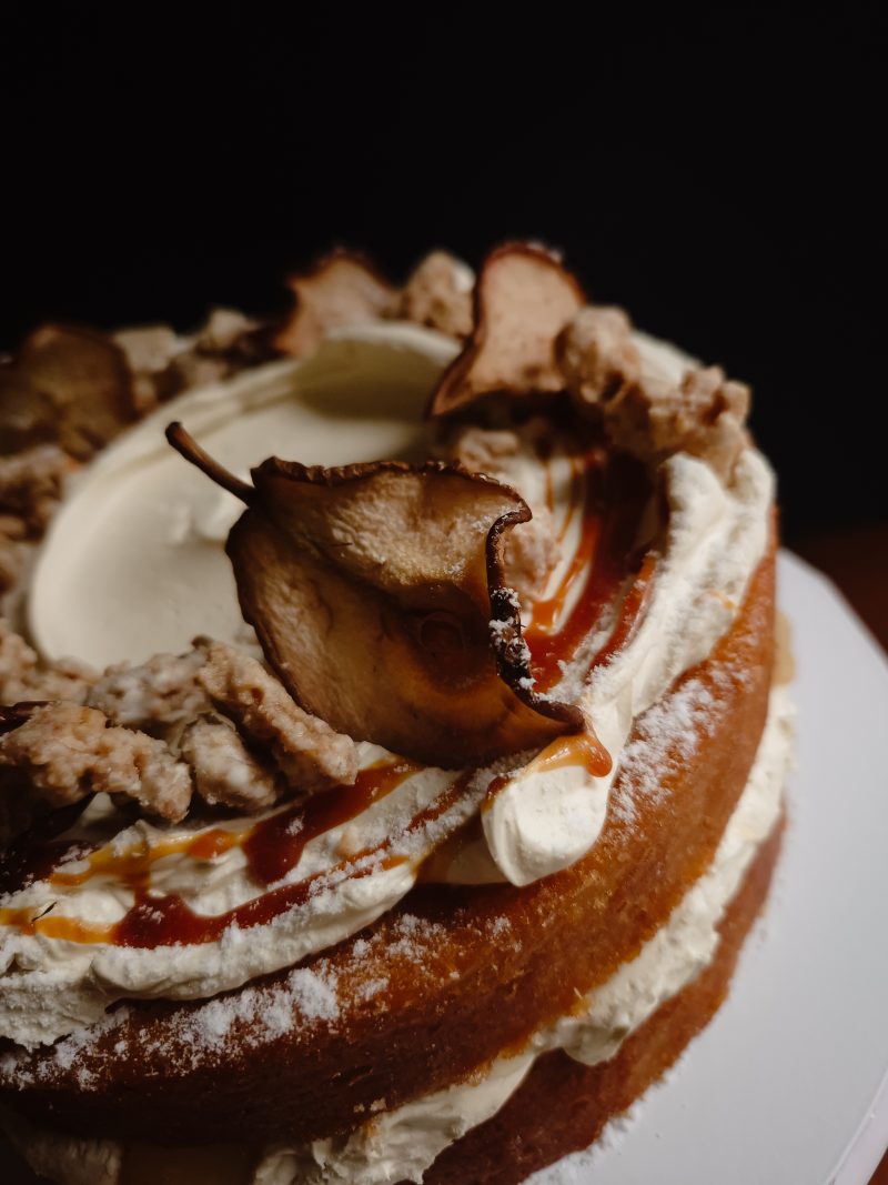 Winter spiced pear crumble cake