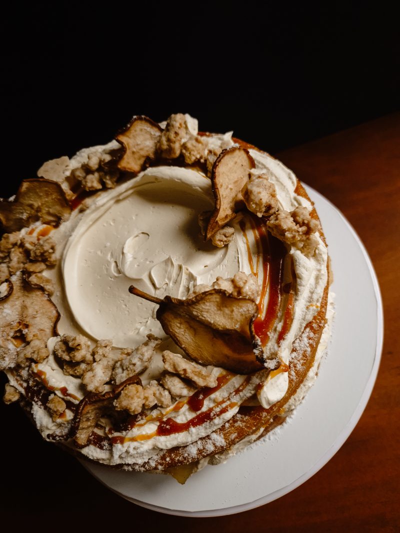 Winter spiced pear crumble cake